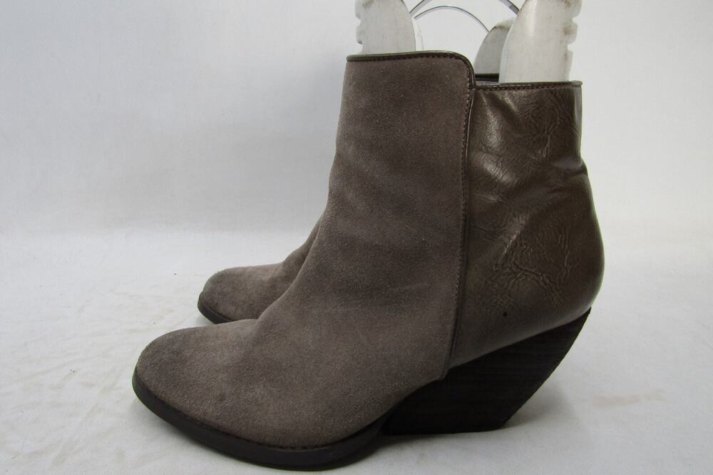 VERY VOLATILE Womens Size 10 M Brown Suede Zip Ankle Fashion Boots Bootie